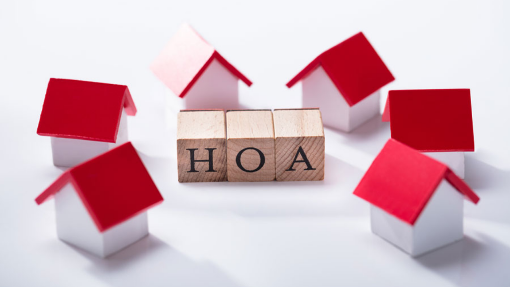 Graphic showing what HOA fees cover, such as landscaping, amenities, and security.
