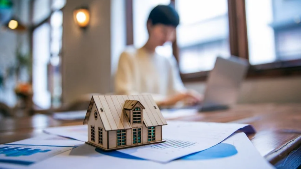 Visual representing how to factor taxes and fees into a monthly housing budget.